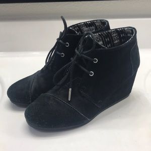 Toms Suede Booties Size 8.5